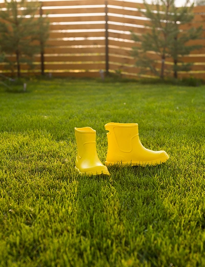 Instalación de pasto sintético